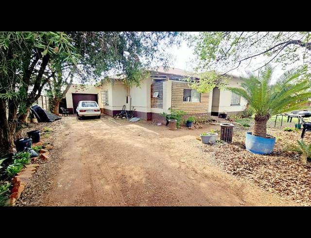 4 BEDROOM HOUSE FOR SALE IN ROTHDENE
